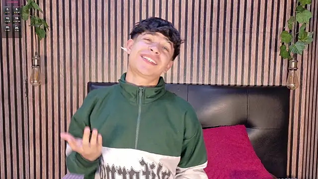 Snapshot of Felipe_boy1 chatting on October 23, 3:43 am Felipe boy1 online show from October 23, 3:43 am