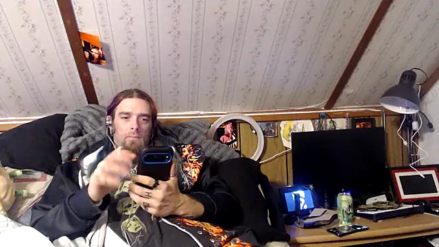 thejuicybacon online show from October 29, 9:34 am