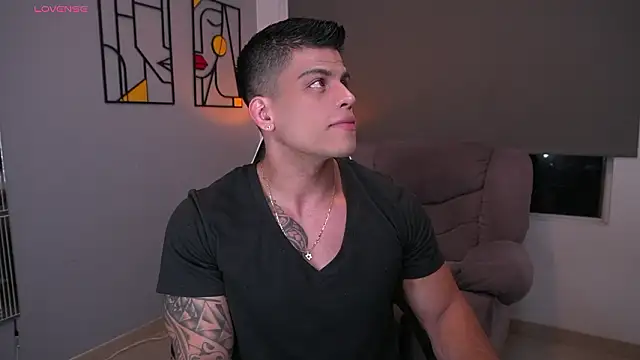 tyler muscle1 online show from February 28, 2:32 am