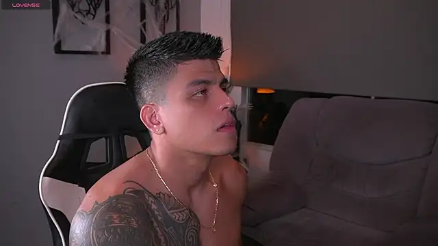 tyler muscle1 online show from October 11, 2:26 am