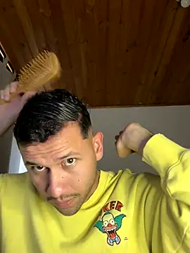 Michaell Spinelly online show from November 6, 8:01 pm