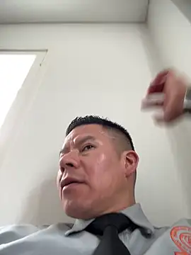 Manu0586 online show from April 18, 1:56 pm