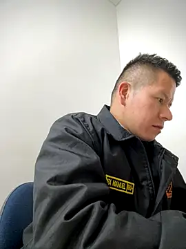 Manu0586 online show from October 16, 2:52 am