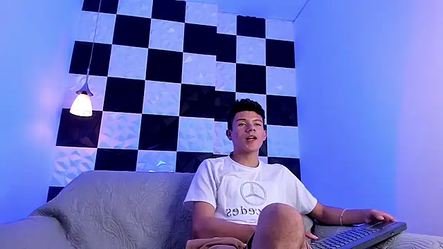 AndyFame1 online show from September 18, 4:36 am