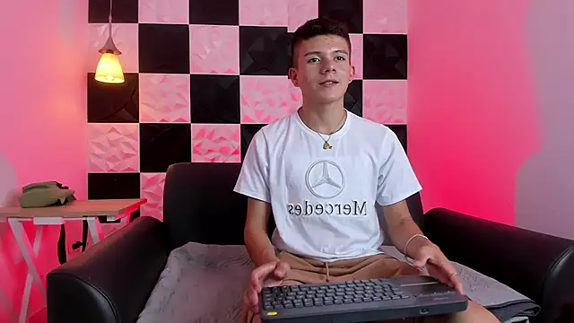 AndyFame1 online show from September 29, 7:10 pm