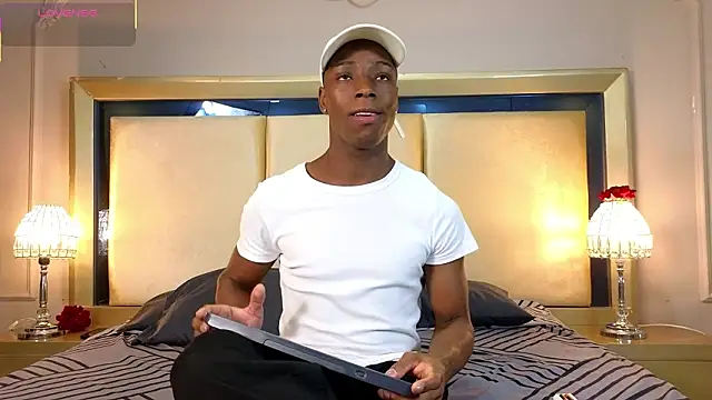 CharlesBrown  online show from February 15, 12:06 am