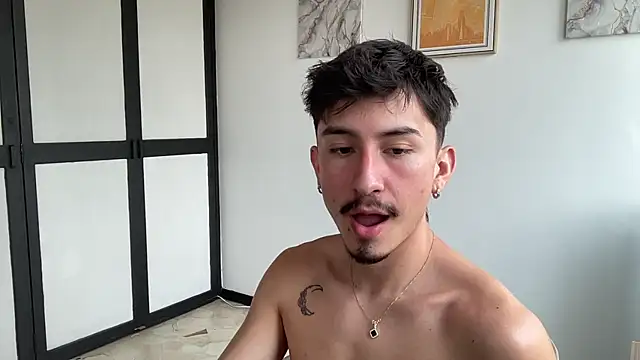 sweettaaron01 online show from February 12, 5:30 pm