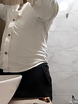 Hiroshi Shen online show from October 8, 10:30 am