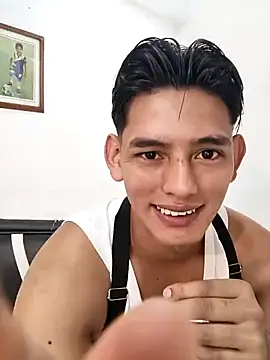 Hiroshi Shen online show from September 25, 12:26 pm