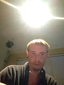 Snapshot of piercingpik chatting on September 30, 7:39 pm piercingpik online show from September 30, 7:39 pm