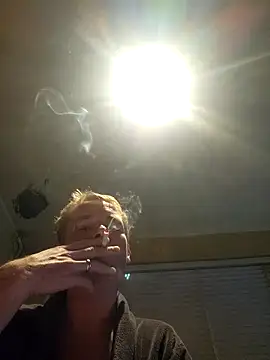 Snapshot of piercingpik chatting on September 22, 9:47 pm piercingpik online show from September 22, 9:47 pm