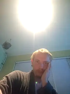 Snapshot of piercingpik chatting on October 13, 6:58 pm piercingpik online show from October 13, 6:58 pm