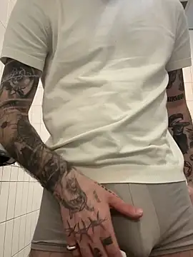 xAaronx9095 online show from October 9, 2:49 am