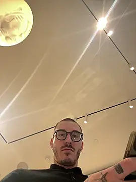 xAaronx9095 online show from September 28, 12:08 am