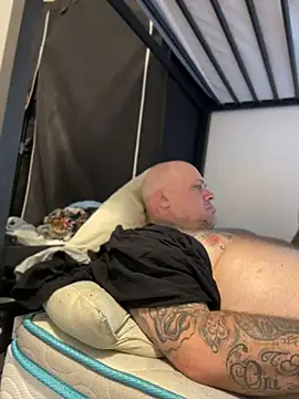 Auhenri25 online show from July 6, 2:08 am