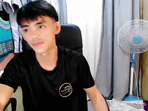 Snapshot of urhunky_boy chatting on September 22, 5:23 pm urhunky boy online show from September 22, 5:23 pm