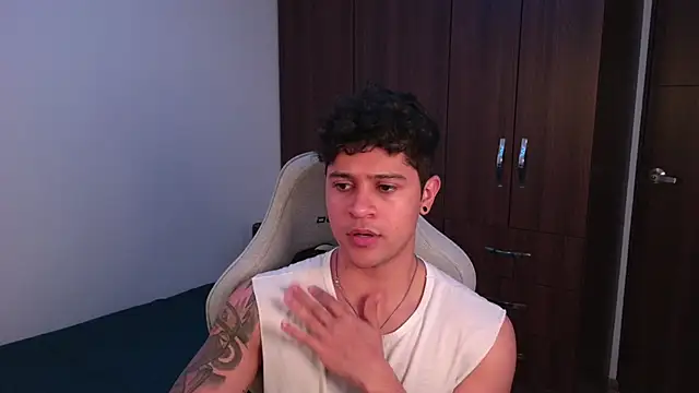 domsantiago  online show from October 10, 2:49 am