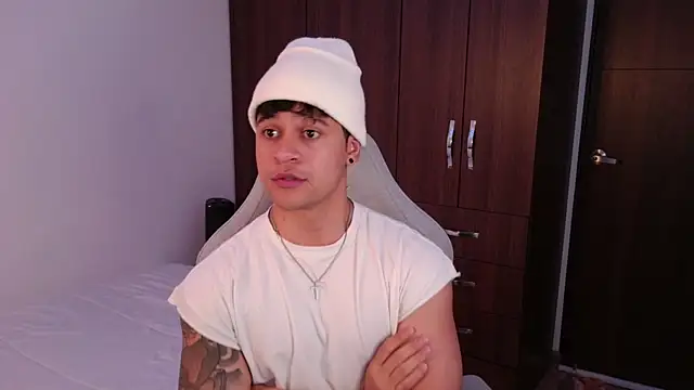 domsantiago  online show from September 21, 3:50 am