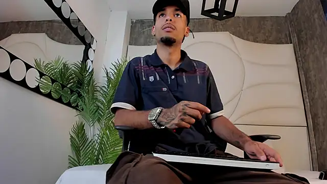 Thiagoferreti online show from October 6, 3:33 am