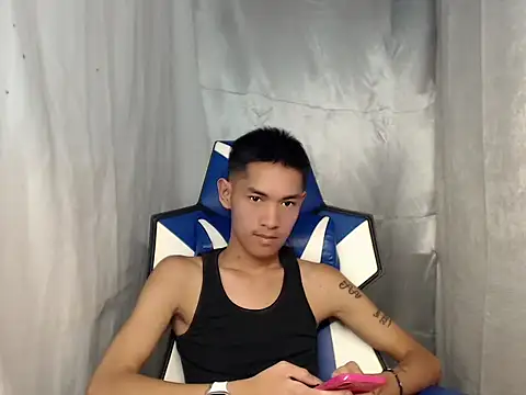 riks tyler online show from April 8, 9:23 pm