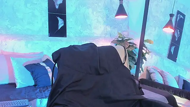 nils saint online show from January 8, 4:28 am