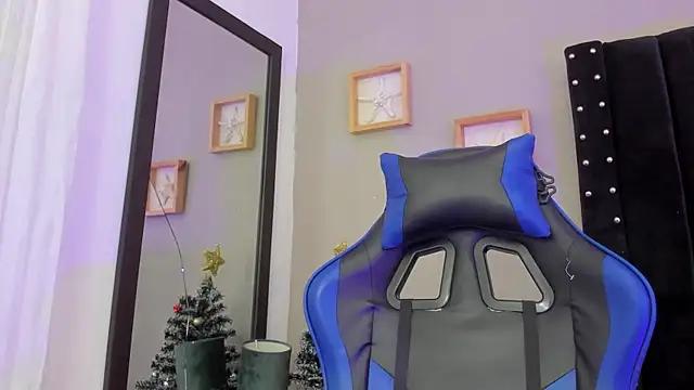 Mathewboy1 online show from December 16, 7:10 pm