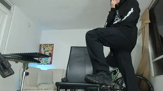 Thomasjons  online show from March 24, 4:17 am