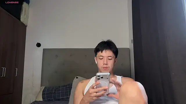 Addictiveboi online show from June 26, 7:22 am