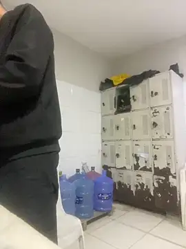 Snapshot of Junior17cm_1993 chatting on October 2, 8:18 am Junior17cm 1993 online show from October 2, 8:18 am