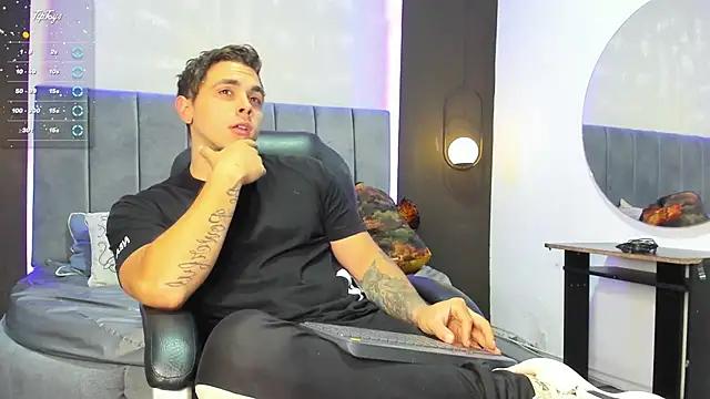 Snapshot of Liam_walk_ chatting on September 8, 9:03 pm Liam walk  online show from September 8, 9:03 pm