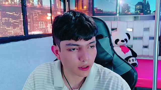 Snapshot of alandelrey57 chatting on October 24, 9:05 pm alandelrey57 online show from October 24, 9:05 pm