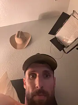 Snapshot of thejohnryancollection chatting on October 3, 4:28 am thejohnryancollection online show from October 3, 4:28 am