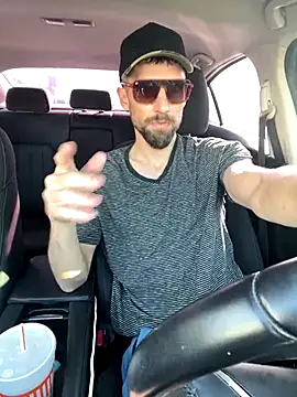 Snapshot of thejohnryancollection chatting on September 20, 10:32 pm thejohnryancollection online show from September 20, 10:32 pm