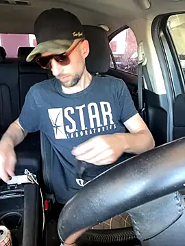 Snapshot of thejohnryancollection chatting on October 13, 8:26 pm thejohnryancollection online show from October 13, 8:26 pm