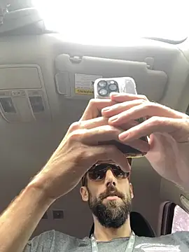 Snapshot of thejohnryancollection chatting on October 8, 9:19 pm thejohnryancollection online show from October 8, 9:19 pm