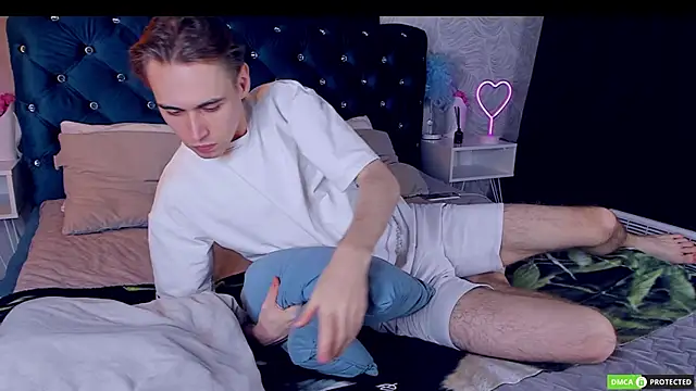 WilliamDyson online show from September 20, 3:06 am