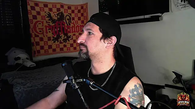 DevilPup75  online show from September 26, 1:31 pm