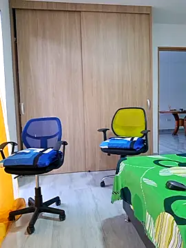 skinny23cm online show from December 4, 11:30 am