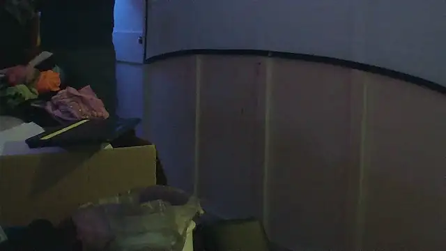 Snapshot of Luv2SuckBWC92 chatting on September 13, 8:04 am Luv2SuckBWC92 online show from September 13, 8:04 am