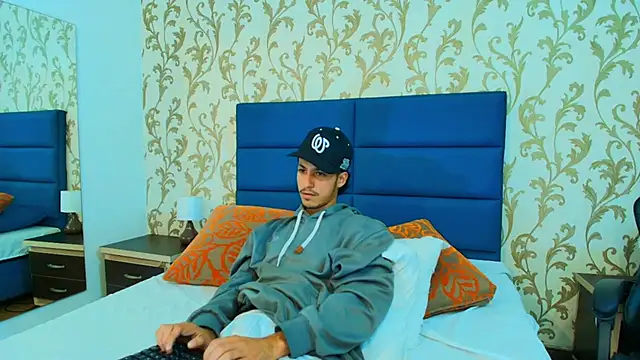 Marcus Jeron online show from November 4, 8:32 pm