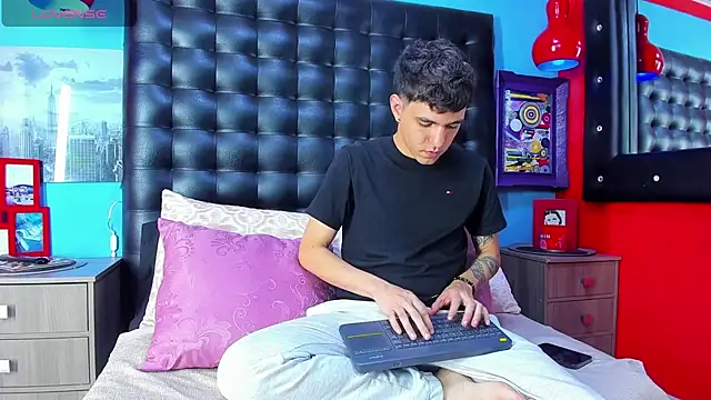 Matteo12  online show from October 5, 4:27 am