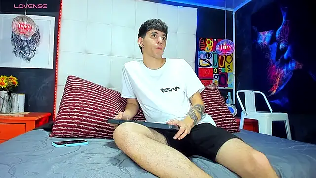 Matteo12  online show from September 21, 4:12 am