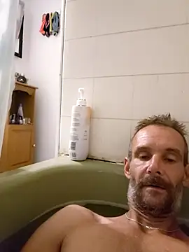 Snapshot of Hungwell1515 chatting on October 26, 9:55 am Hungwell1515 online show from October 26, 9:55 am