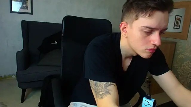 FelixStarkk online show from December 3, 5:46 am