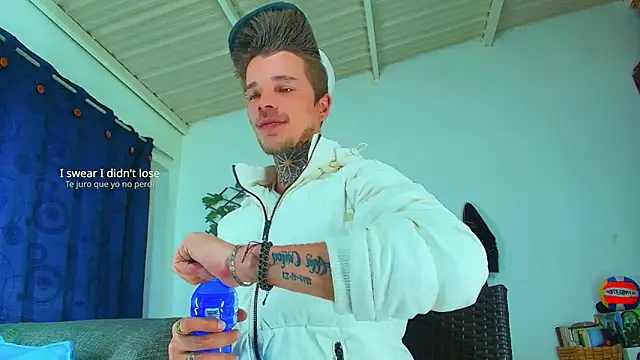 Snapshot of Gold_Loyal77 chatting on September 18, 9:50 pm Gold Loyal77 online show from September 18, 9:50 pm