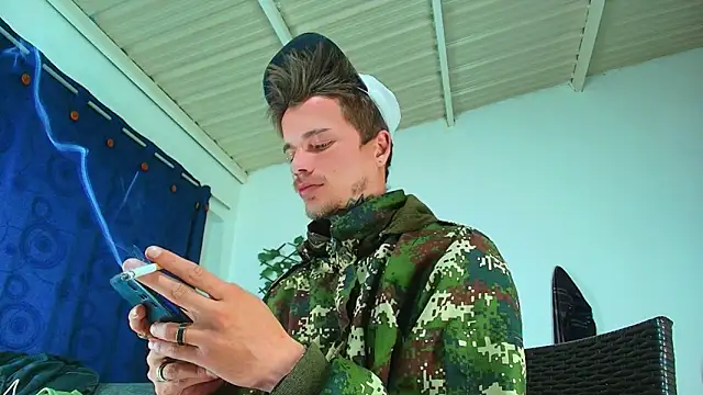 Snapshot of Gold_Loyal77 chatting on September 15, 9:32 am Gold Loyal77 online show from September 15, 9:32 am