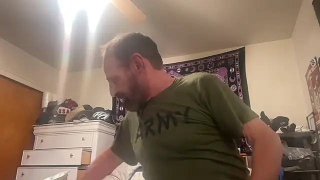 Snapshot of reebokrick650 chatting on October 2, 4:33 pm reebokrick650 online show from October 2, 4:33 pm