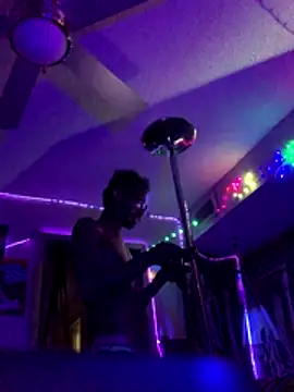 Snapshot of Triggerhappycj100 chatting on October 12, 11:43 pm Triggerhappycj100 online show from October 12, 11:43 pm