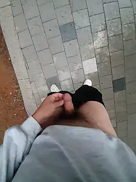 starvingo2002 online show from September 19, 9:10 am