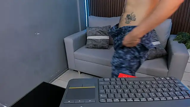 Leo santoro online show from September 18, 3:25 pm